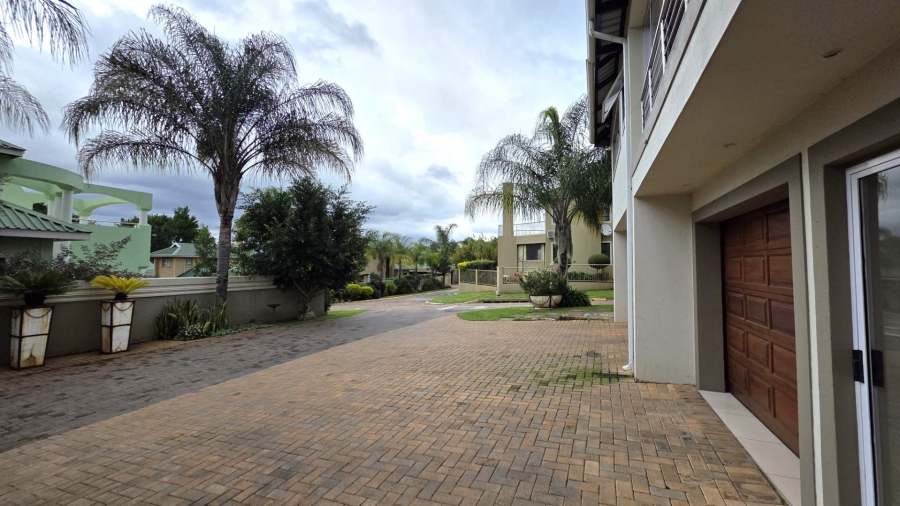 3 Bedroom Property for Sale in Caribbean Beach Club North West